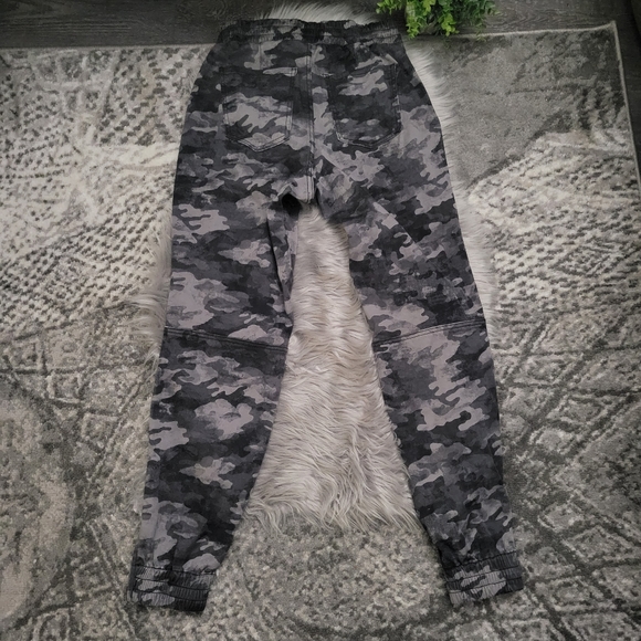 SPANX camouflage print twill joggers size medium  NWT - Picture 14 of 16